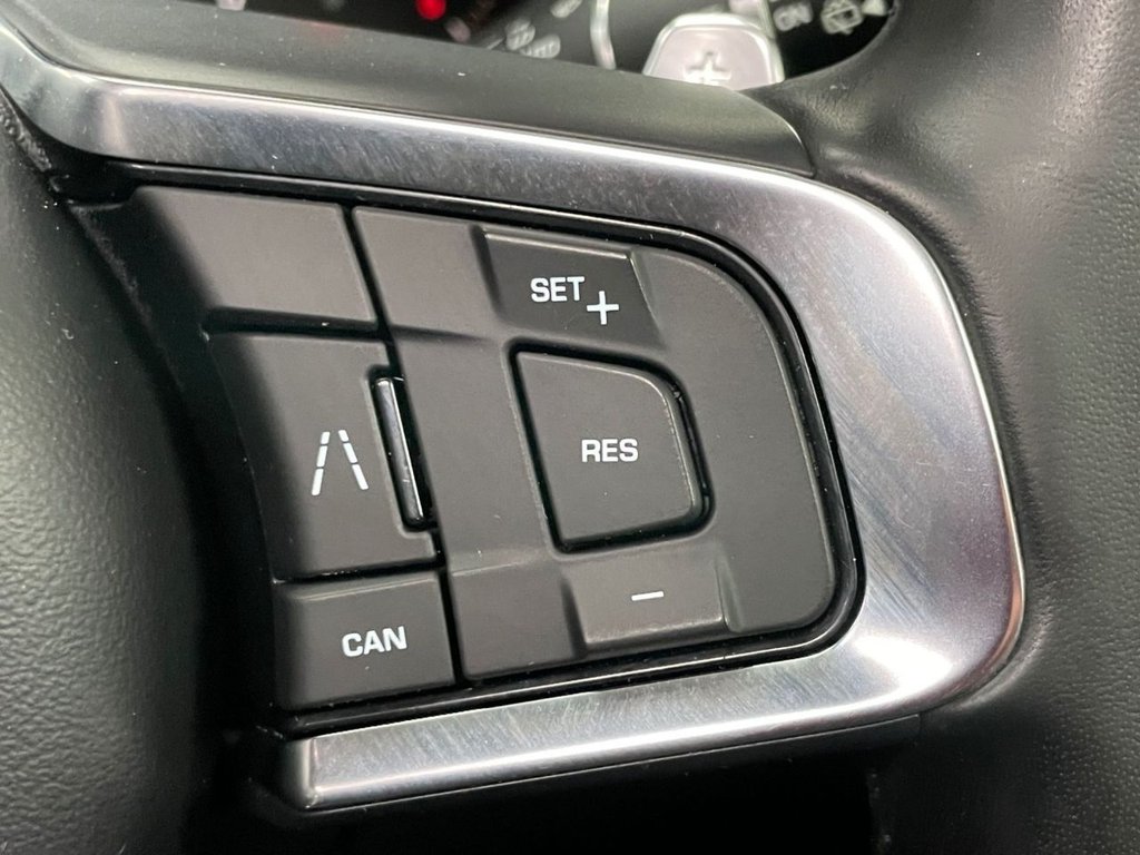 Used Jaguar F-Pace 2018 for sale - 77835742: Photo 38