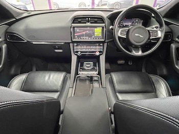 Used Jaguar F-Pace 2019 for sale - 77608778: Photo