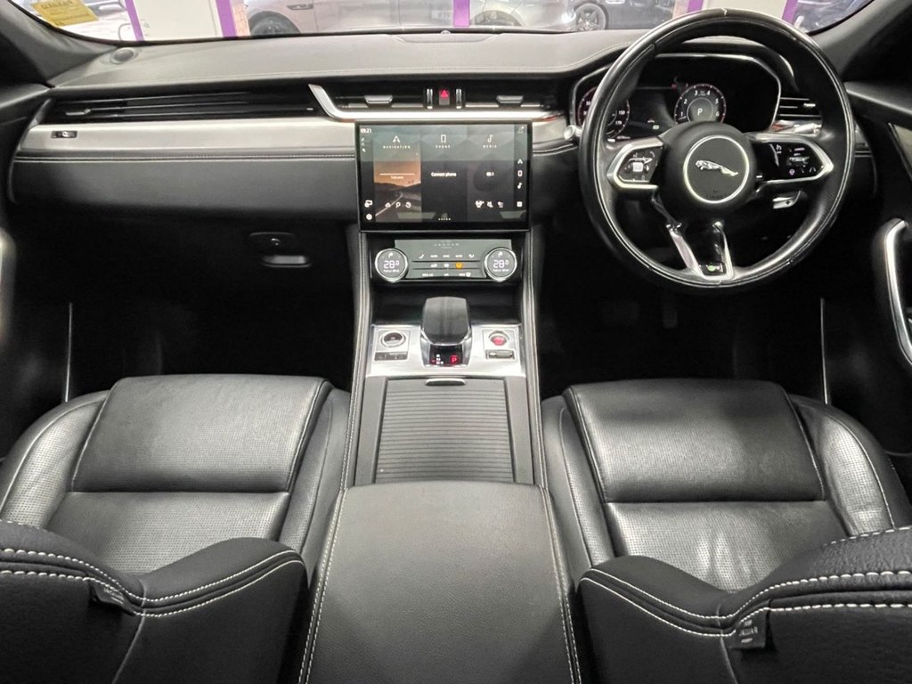 Used Jaguar F-Pace 2021 for sale - 77608779: Photo 2