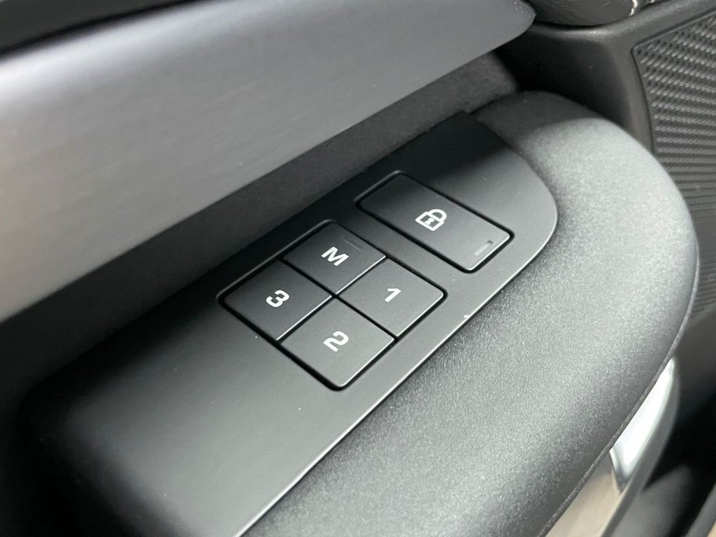 Used Land Rover Discovery 2021 for sale - 76710860: Photo 38