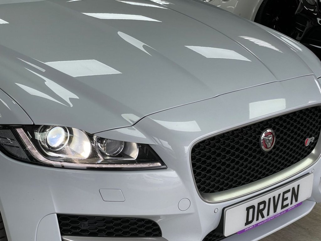 Used Jaguar XF 2019 for sale - 76356195: Photo 4
