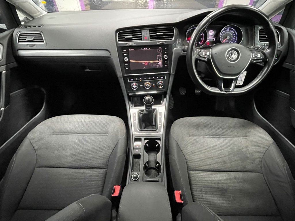 Used Volkswagen Golf 2019 for sale - 77072328: Photo 2