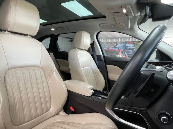 Used Jaguar F-Pace 2019 for sale - 76068692: Photo 27