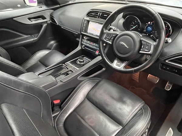 Used Jaguar F-Pace 2018 for sale - 76235381: Photo 25