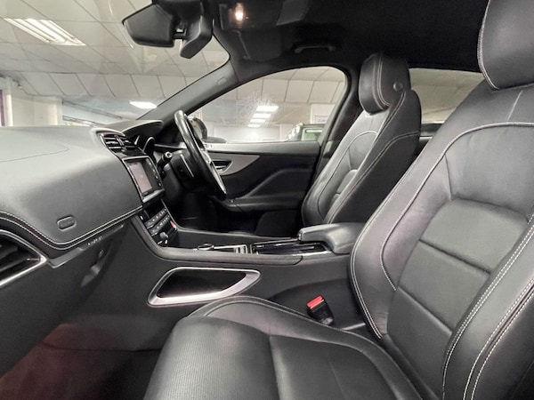 Used Jaguar F-Pace 2018 for sale - 76235381: Photo 33
