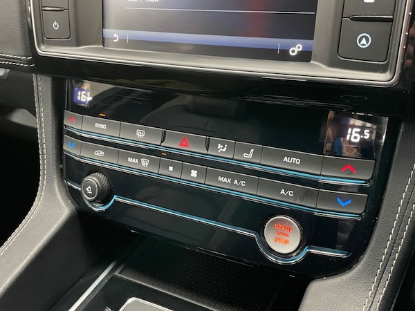 Used Jaguar F-Pace 2018 for sale - 76235381: Photo 41