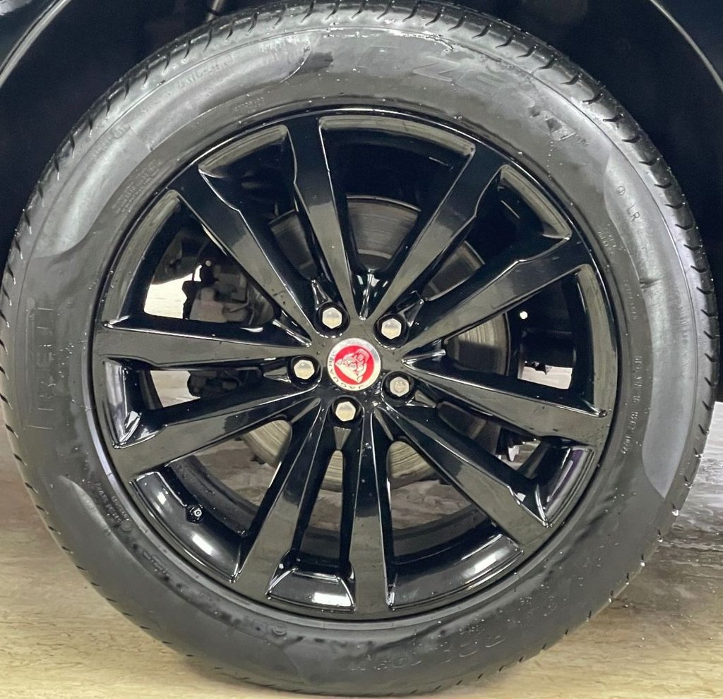 Used Jaguar F-Pace 2019 for sale - 76739918: Photo 16