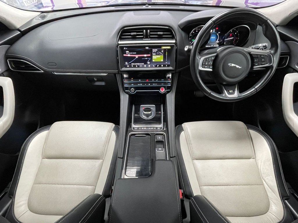 Used Jaguar F-Pace 2019 for sale - 76739918: Photo 2