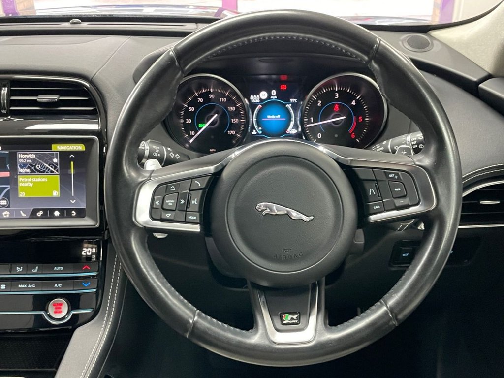 Used Jaguar F-Pace 2019 for sale - 76739918: Photo 33