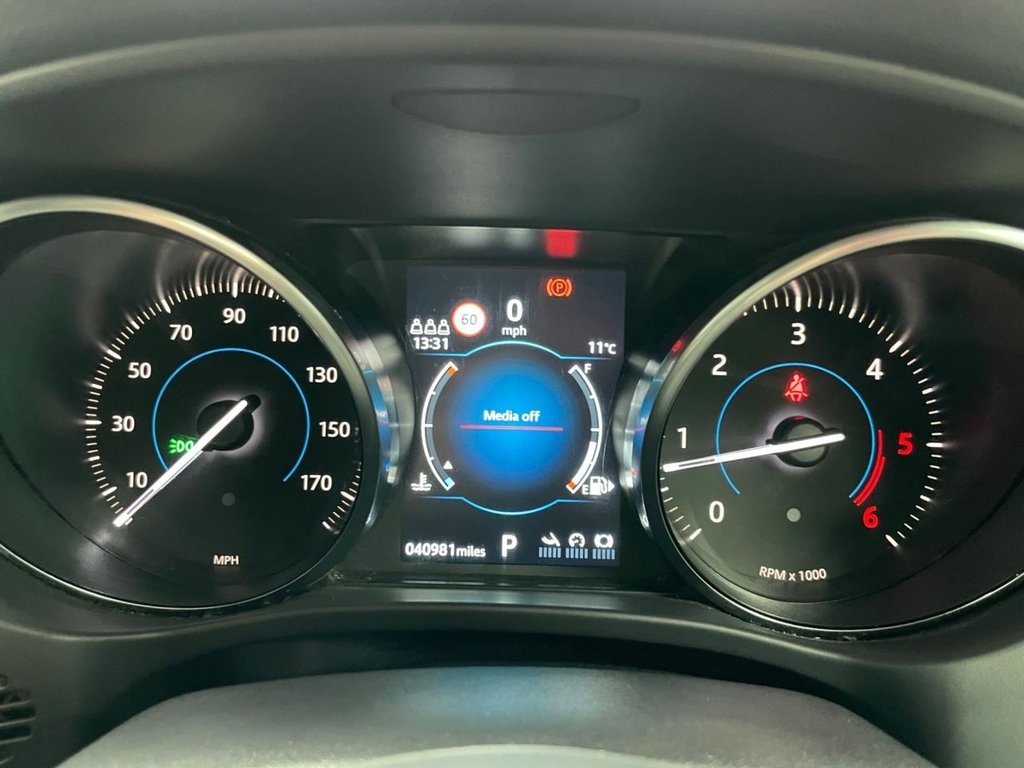 Used Jaguar F-Pace 2019 for sale - 76739918: Photo 36