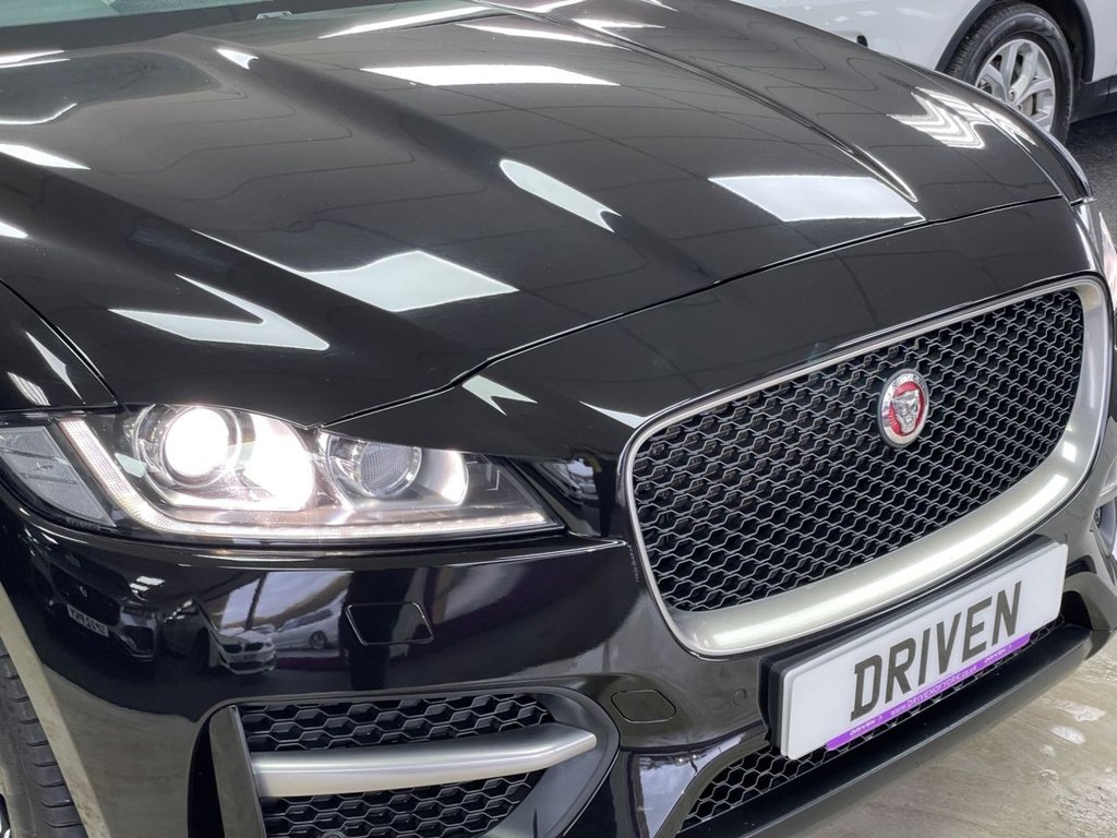 Used Jaguar F-Pace 2019 for sale - 76739918: Photo 4