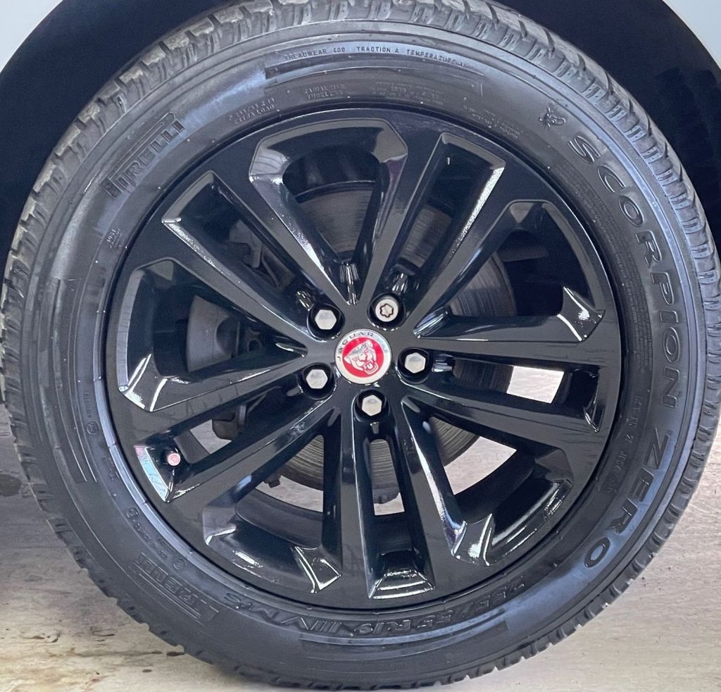 Used Jaguar F-Pace 2017 for sale - 76395646: Photo 18