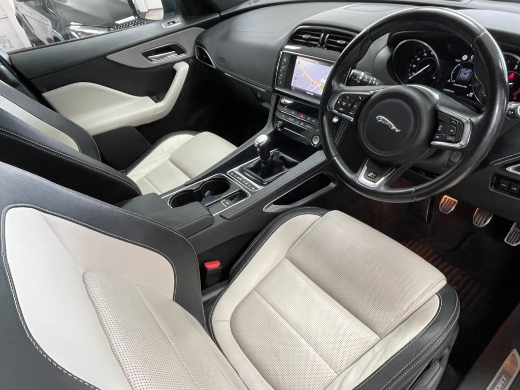 Used Jaguar F-Pace 2017 for sale - 76395646: Photo 24