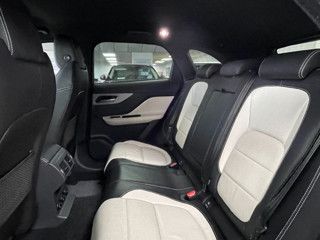 Used Jaguar F-Pace 2017 for sale - 76395646: Photo 30