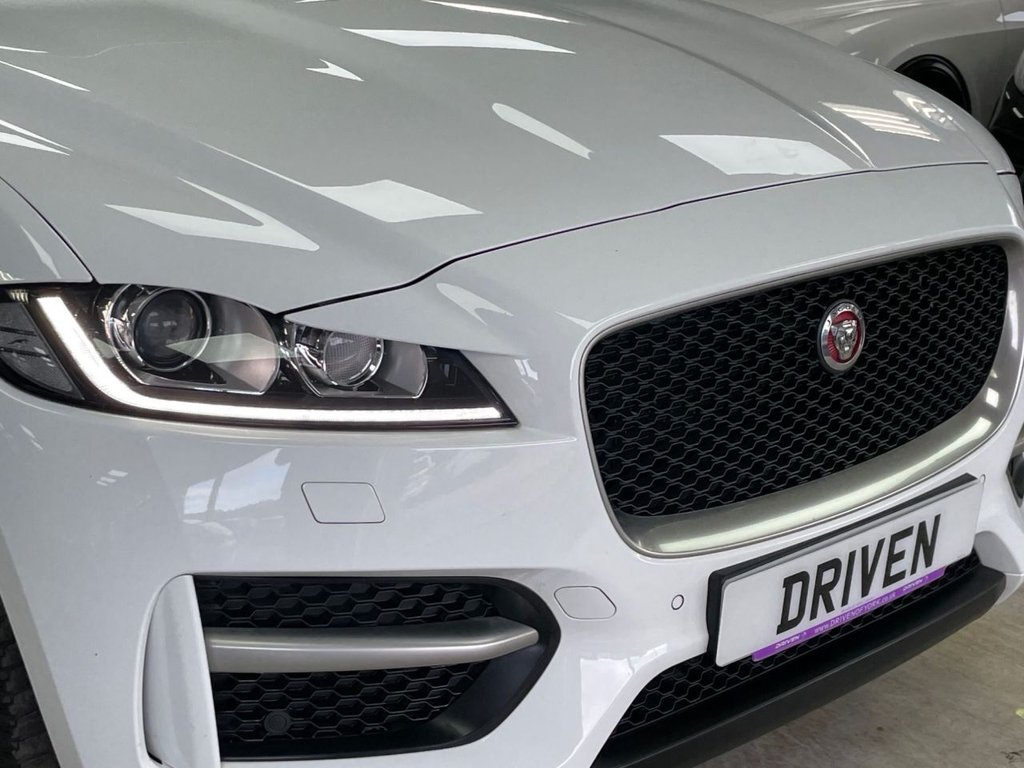 Used Jaguar F-Pace 2017 for sale - 76395646: Photo 4