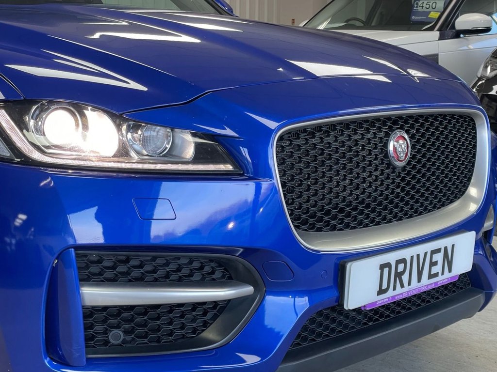 Used Jaguar F-Pace 2019 for sale - 77262952: Photo 4