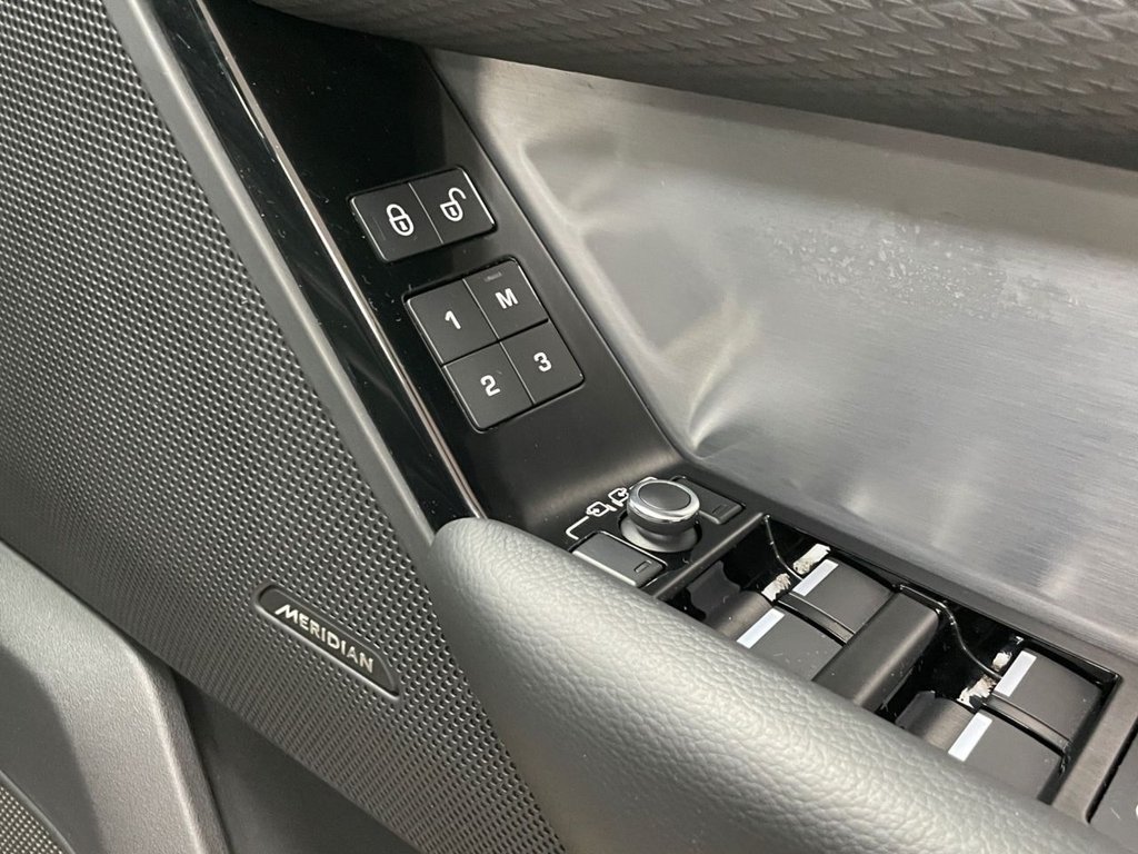 Used Land Rover Range Rover Velar 2018 for sale - 76235518: Photo 28