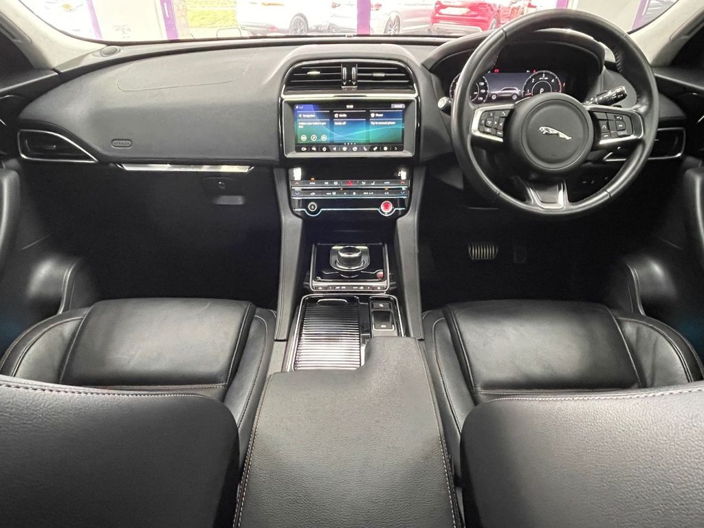 Used Jaguar F-Pace 2019 for sale - 77820710: Photo 2