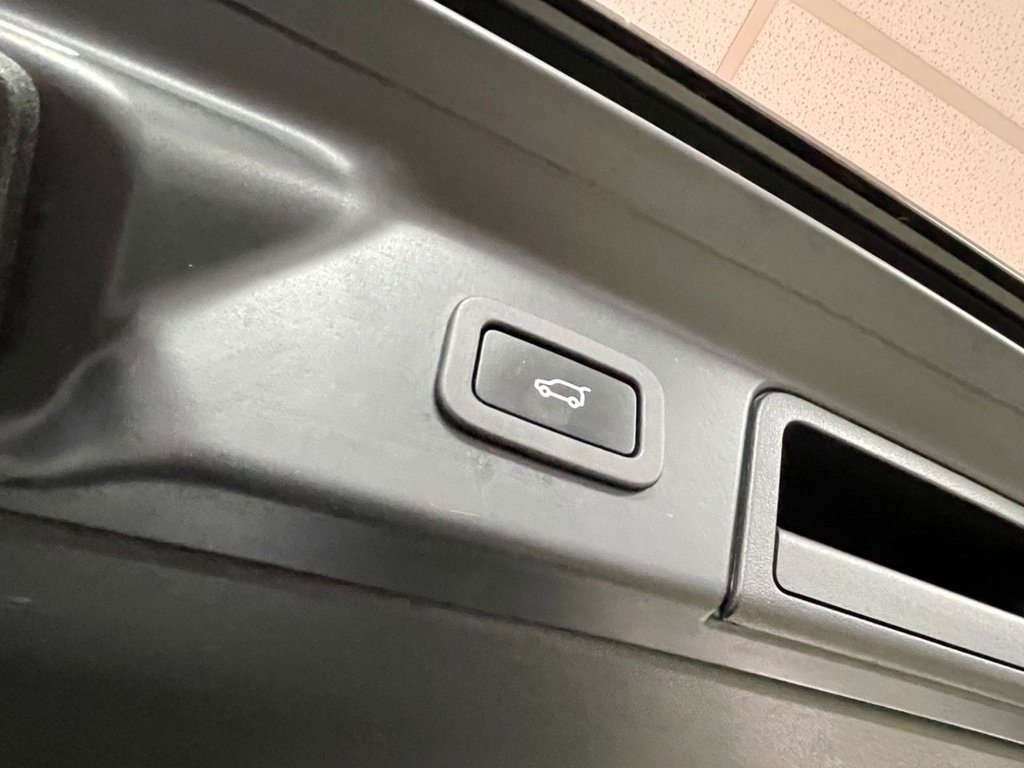 Used Land Rover Range Rover Velar 2019 for sale - 76840975: Photo 19