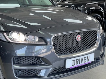 Used Jaguar F-Pace 2020 for sale - 78702290: Photo