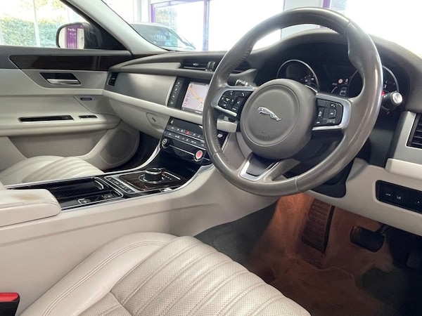 Used Jaguar XF 2017 for sale - 76039533: Photo 24