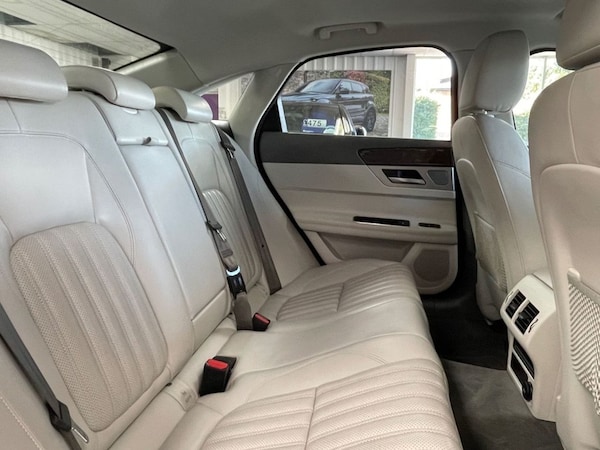 Used Jaguar XF 2017 for sale - 76039533: Photo 28