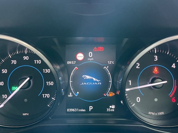 Used Jaguar XF 2017 for sale - 76039533: Photo 37