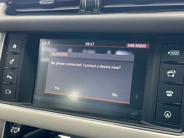 Used Jaguar XF 2017 for sale - 76039533: Photo 40