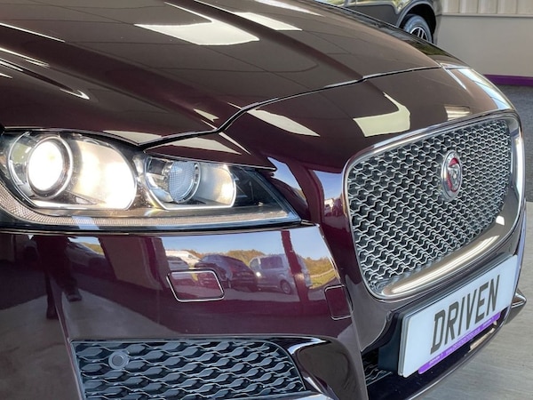 Used Jaguar XF 2017 for sale - 76039533: Photo 4