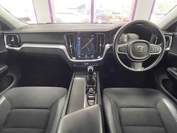 Used Volvo V60 2019 for sale - 79009352: Photo