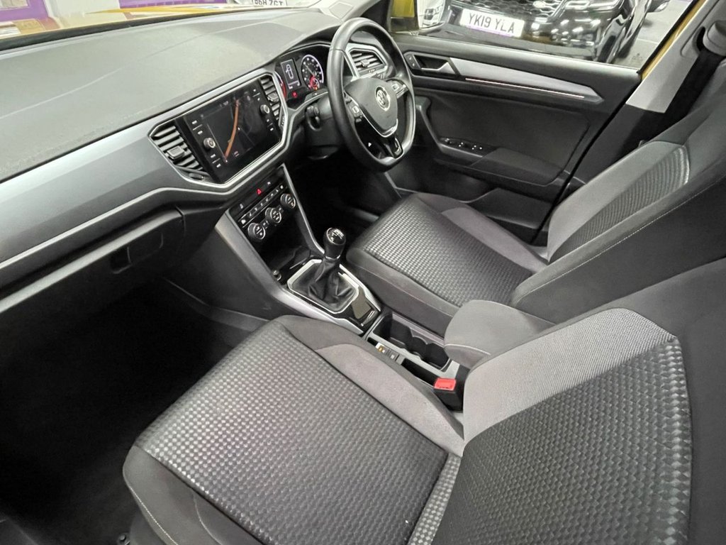 Used Volkswagen T-Roc 2021 for sale - 77038039: Photo 32