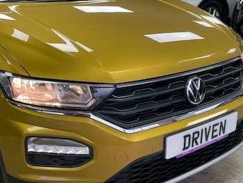 Used Volkswagen T-Roc 2021 for sale - 77038039: Photo