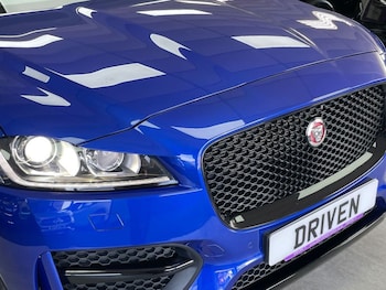 Used Jaguar F-Pace 2019 for sale - 75527592: Photo