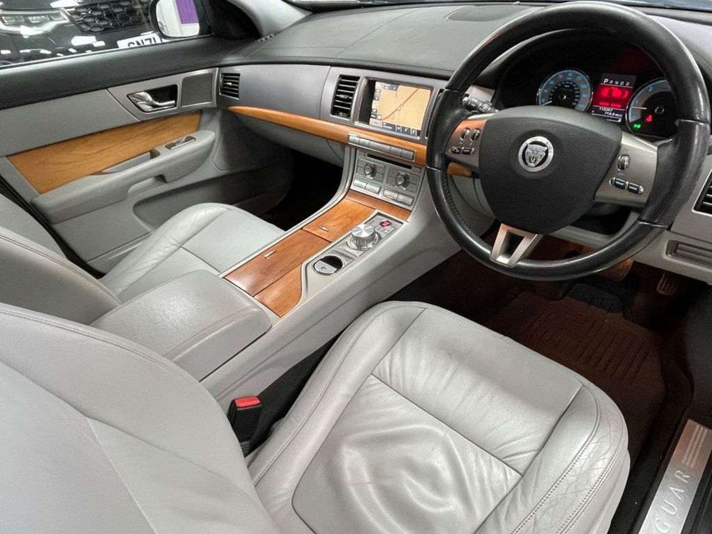 Used Jaguar XF 2009 for sale - 77368916: Photo 24