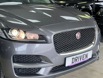 Used Jaguar F-Pace 2019 for sale - 78672343: Photo