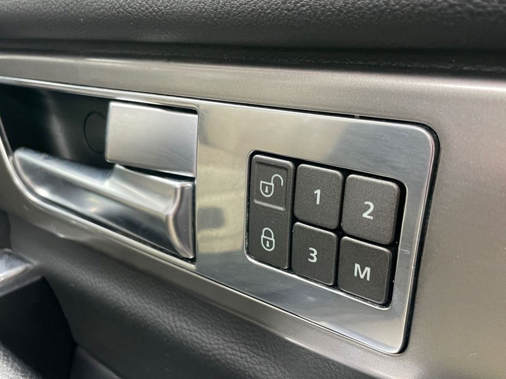 Used Land Rover Discovery 4 2014 for sale - 78096252: Photo 28