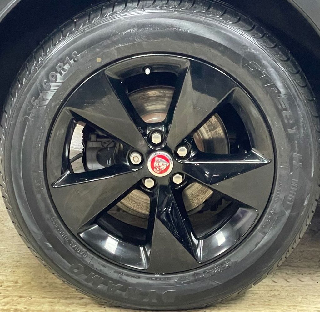 Used Jaguar E-Pace 2019 for sale - 76950195: Photo 14