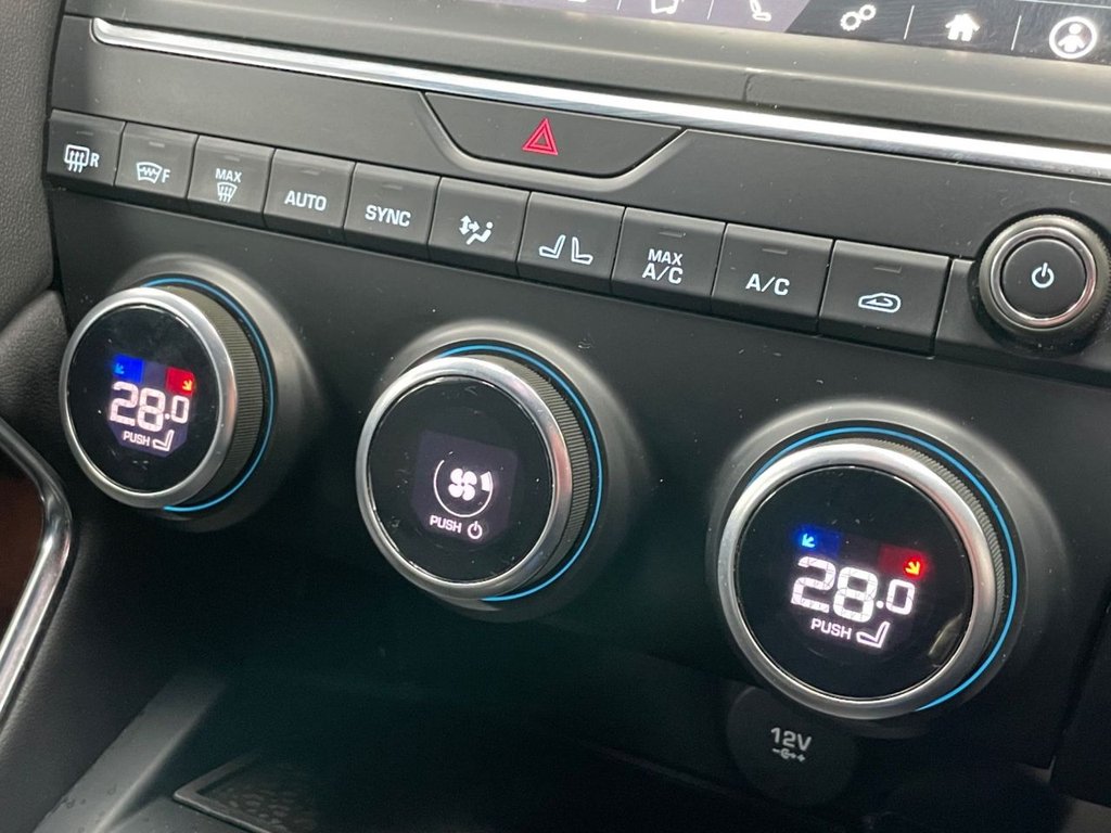 Used Jaguar E-Pace 2019 for sale - 76740601: Photo 44