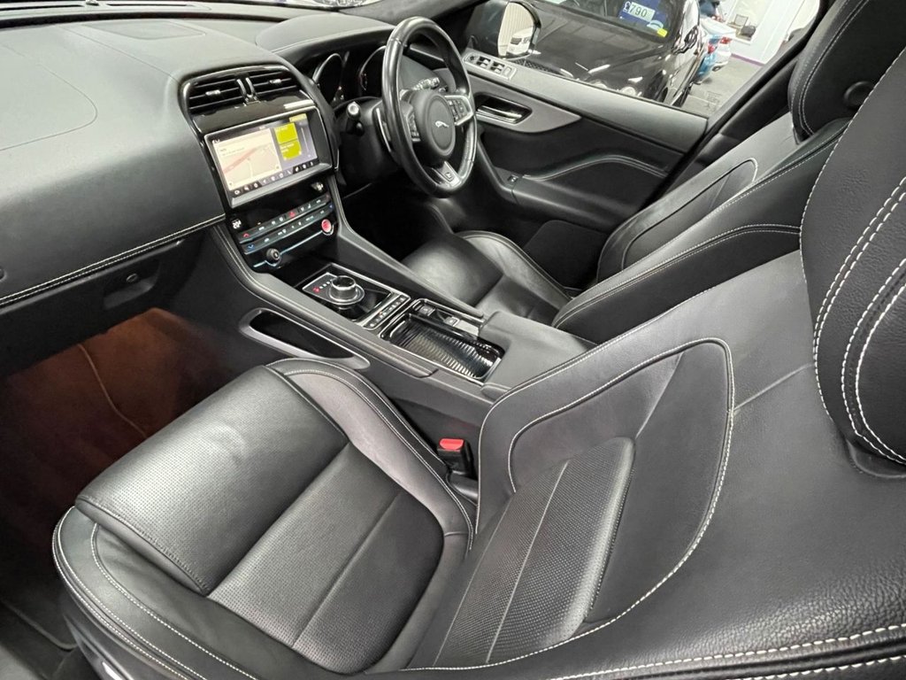 Used Jaguar F-Pace 2018 for sale - 76291188: Photo 32