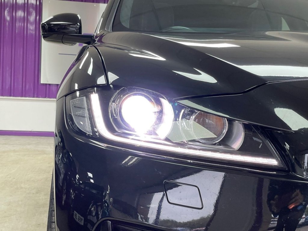 Used Jaguar F-Pace 2018 for sale - 76291188: Photo 4