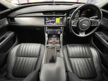 Used Jaguar XF 2018 for sale - 76235569: Photo 2