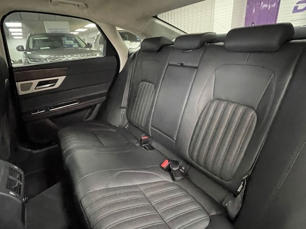 Used Jaguar XF 2018 for sale - 76235569: Photo 32