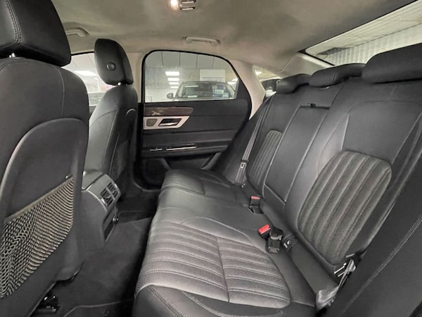 Used Jaguar XF 2018 for sale - 76235569: Photo 33