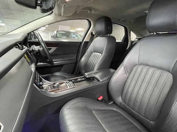 Used Jaguar XF 2018 for sale - 76235569: Photo 36