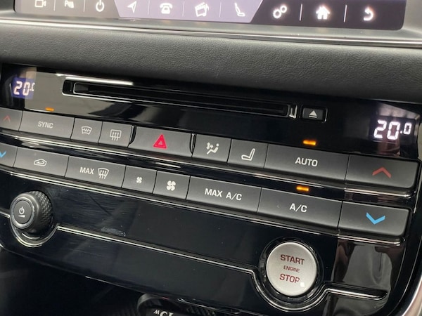 Used Jaguar XF 2018 for sale - 76235569: Photo 48