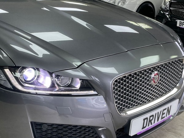 Used Jaguar XF 2018 for sale - 76235569: Photo 4