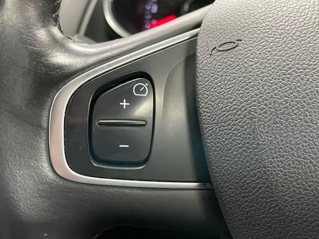 Used Renault Clio 2018 for sale - 76558574: Photo 33