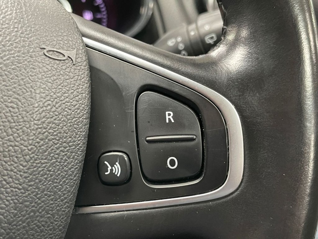 Used Renault Clio 2018 for sale - 76558574: Photo 34