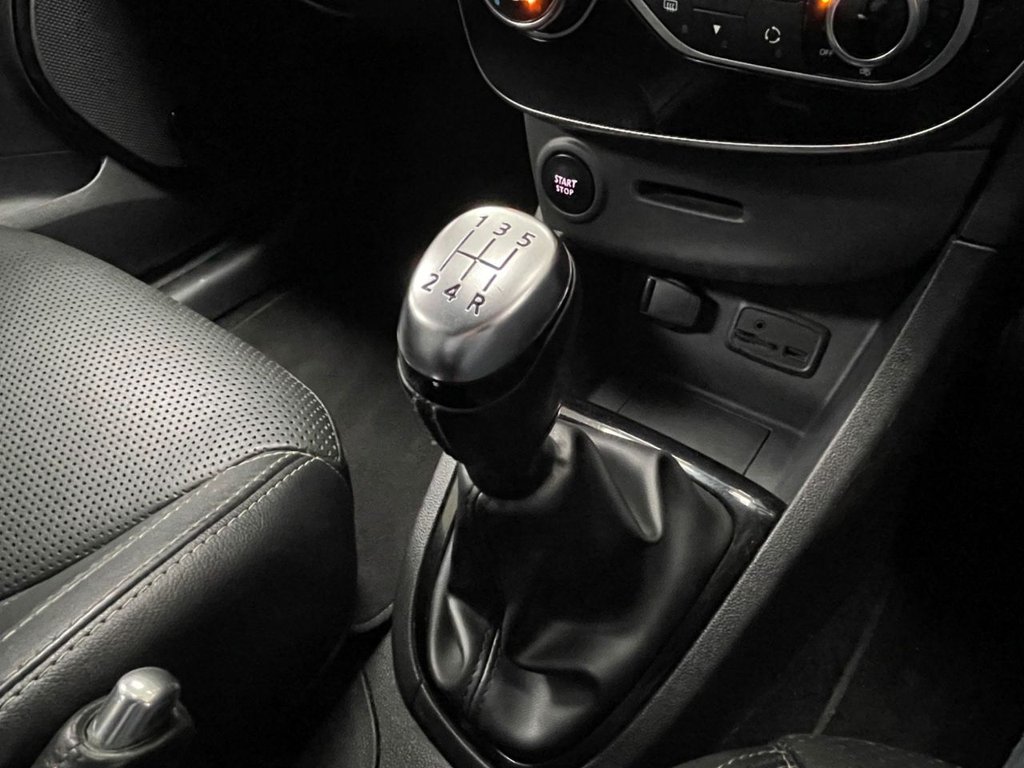 Used Renault Clio 2018 for sale - 76558574: Photo 42