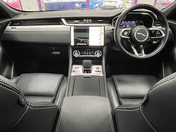 Used Jaguar F-Pace 2021 for sale - 76582171: Photo